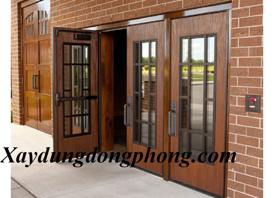 Một chiếc cửa nhôm vân gỗ sẽ làm tăng thêm nét đẹp tự nhiên cho ngôi nhà của bạn. Không chỉ vậy, sản phẩm này còn có tính năng an toàn và tiện ích.