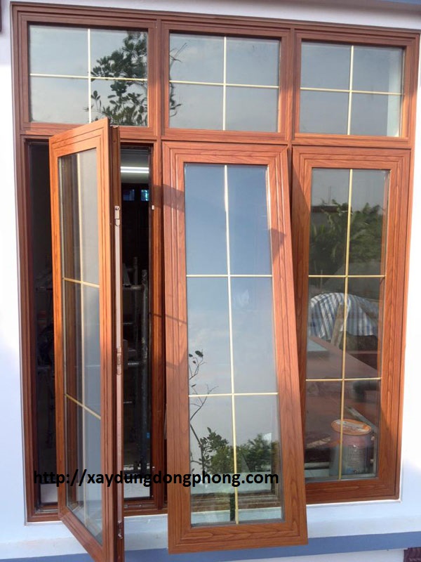 Mẫu cửa sổ hất kết hợp mở quay màu vân gỗ